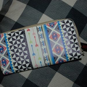 Zip-Up Pattern Wallet NWT